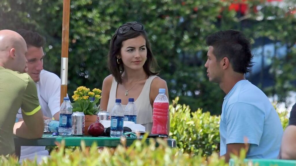 Luego, salió con Camilla Belle.