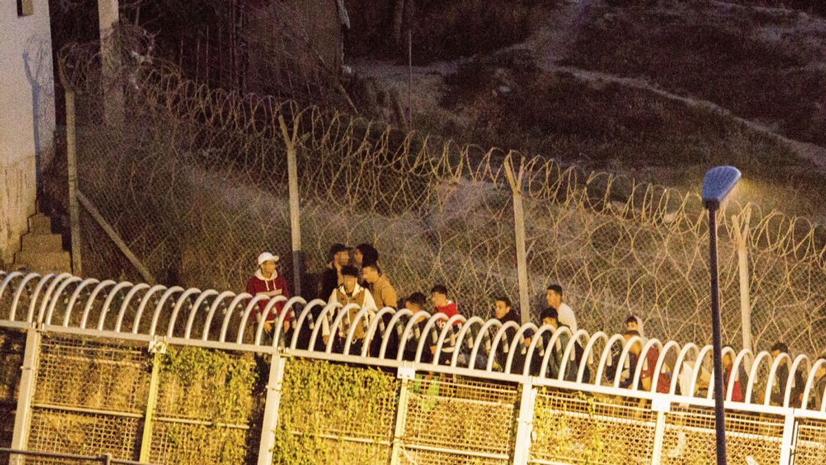 La delegada del Gobierno en Melilla anuncia el refuerzo de la valla para evitar la entrada de inmigrantes