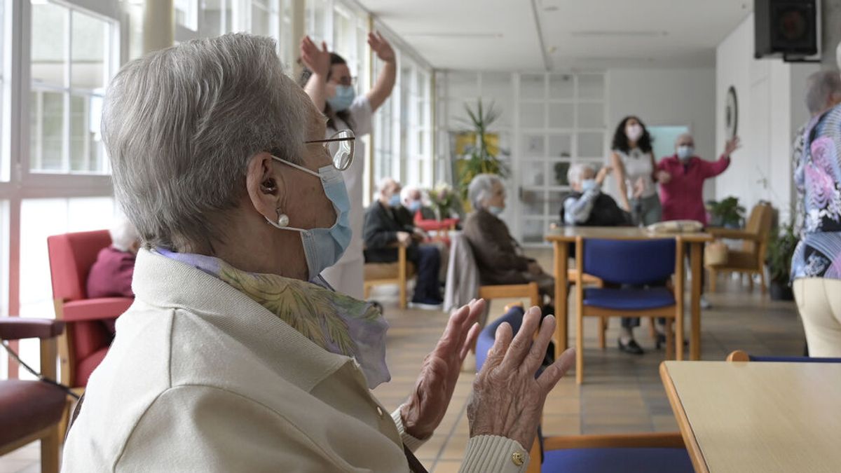 Los ancianos de las residencias catalanas pueden salir hasta tres días tras la flexibilización del Govern Los ancianos de las residencias catalanas pueden salir hasta tres días tras la flexibilización del Govern