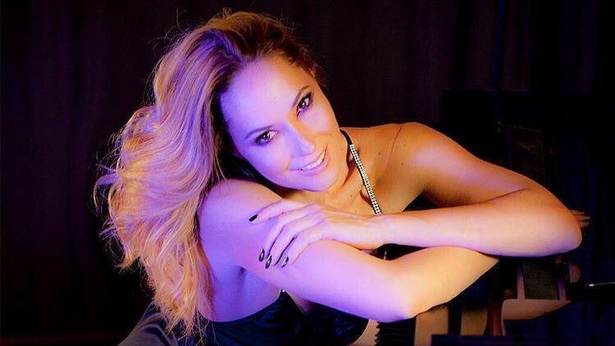 Tras Belén Esteban…  Rosario Mohedano se marca su propio desnudo integral
