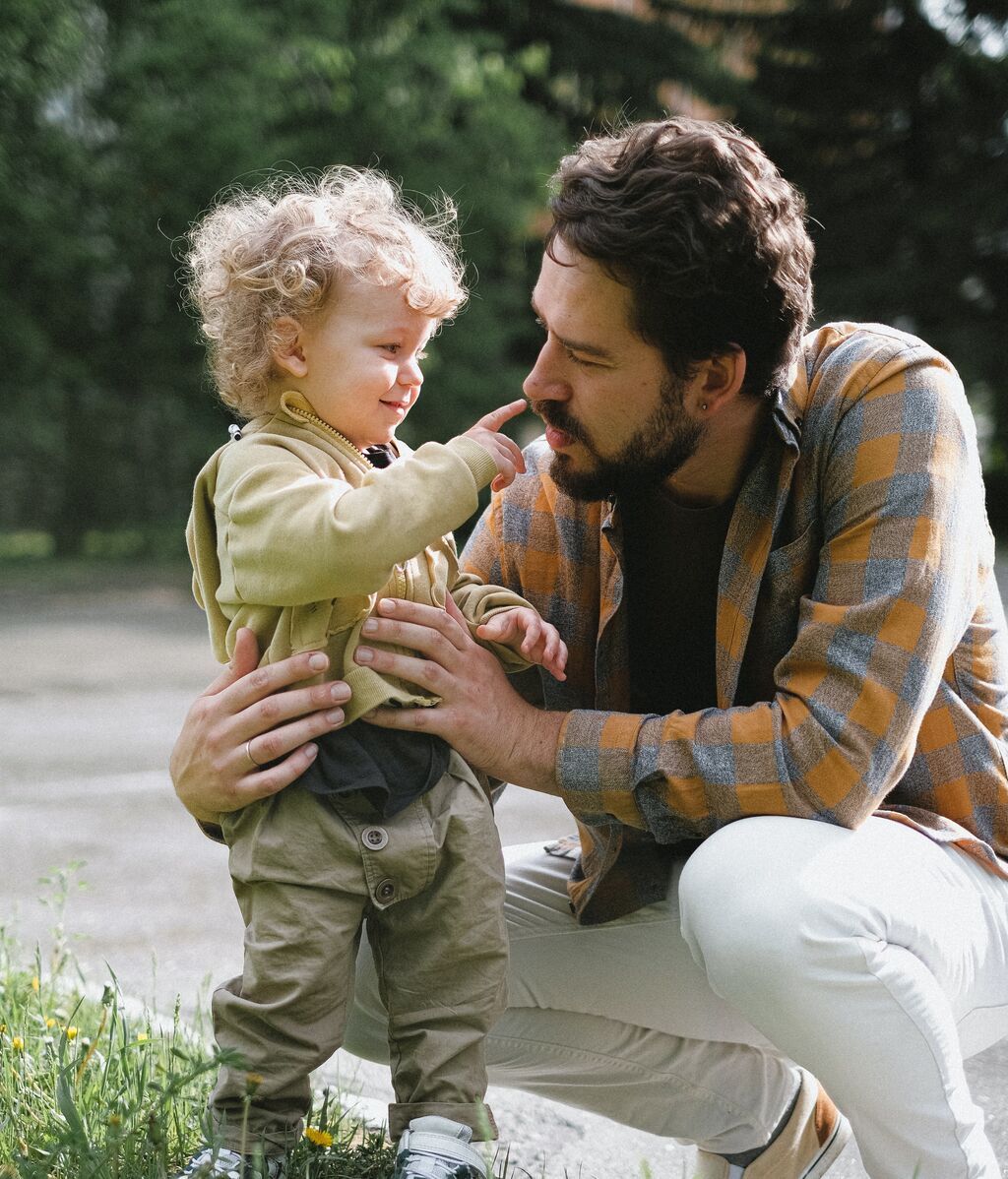 PADRE-HIJO-PEXELS