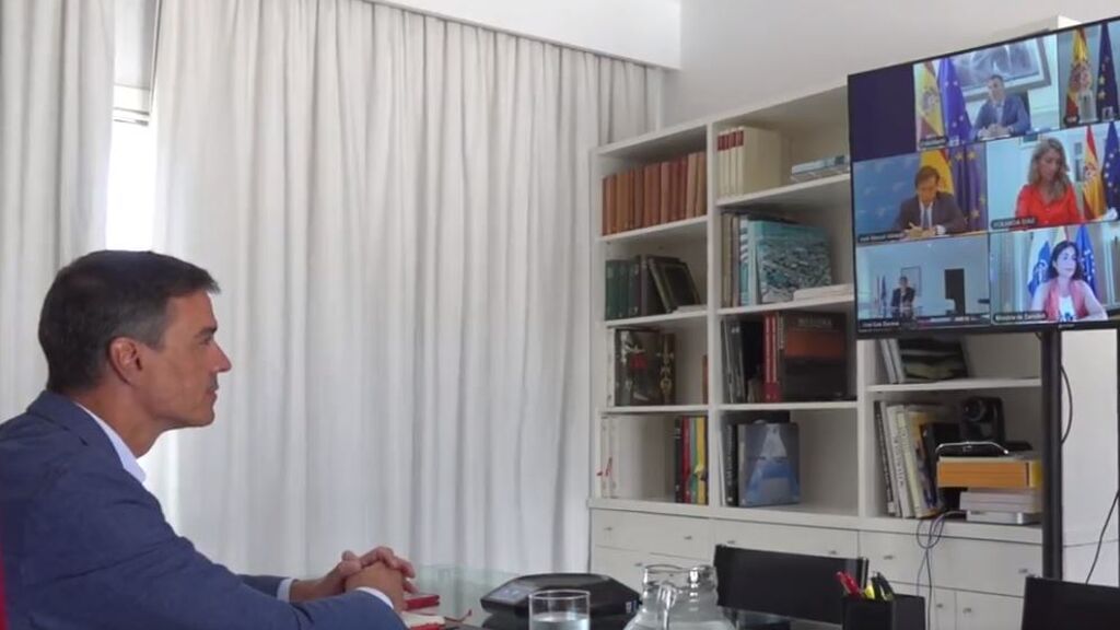 Sánchez preside la primera reunión del equipo que supervisa las repatriaciones de Afganistán