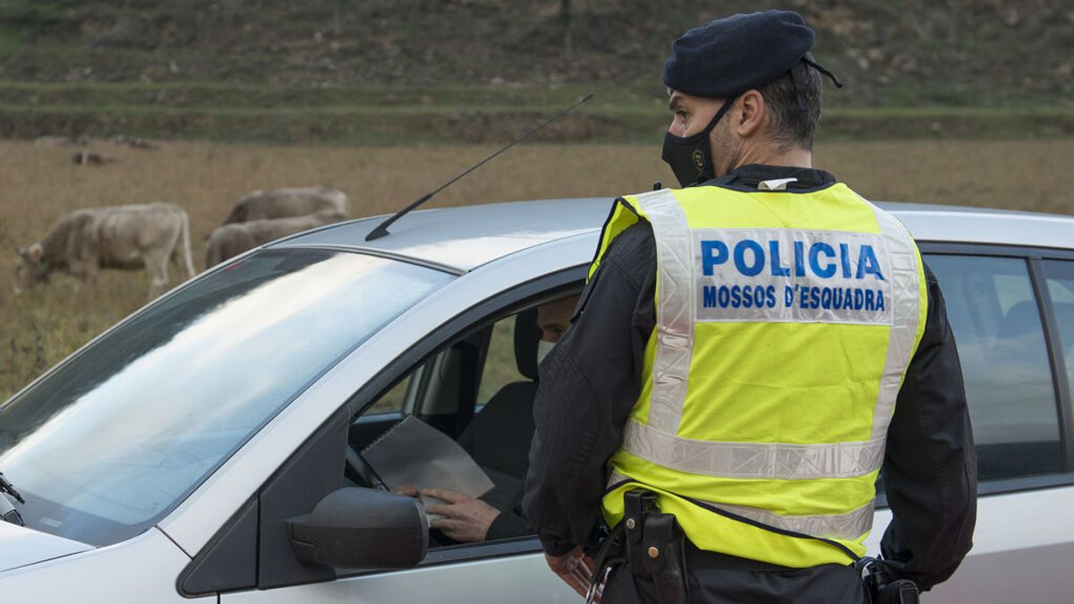 Detienen a una mujer en Manresa por conducir sin carnet ni seguro y darse a la fuga circulando en contra dirección