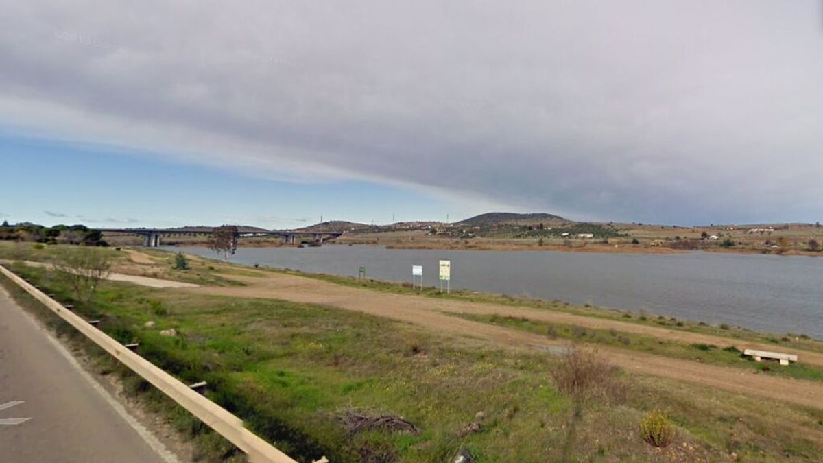 Hallan una bolsa con restos humanos en el río Guadiana a su paso por Mérida, Badajoz Hallan una bolsa con restos humanos en el río Guadiana a su paso por Mérida, Badajoz
