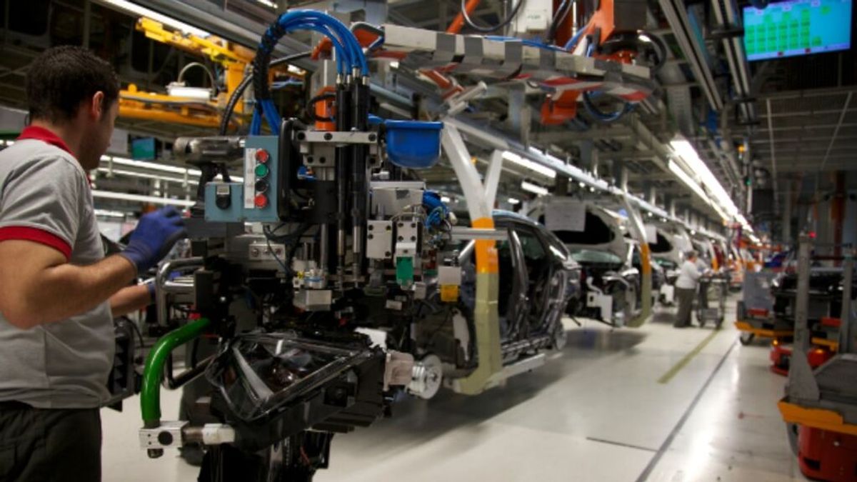 Seat Martorell vuelve a detener la producción este viernes por la escasez de microchips Seat Martorell vuelve a detener la producción este viernes por la escasez de microchips