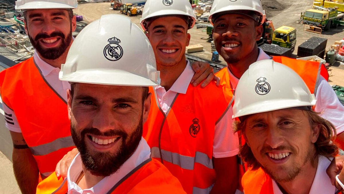Ancelotti y jugadores del Real Madrid alucinan con la visita a las obras del nuevo Bernabéu Ancelotti y jugadores del Real Madrid alucinan con la visita a las obras del nuevo Bernabéu