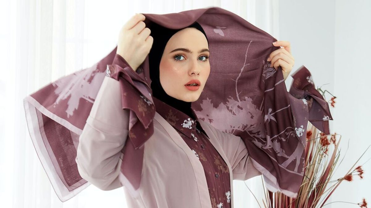 Transformar a mujeres occidentales con hiyab, la nueva moda en TikTok Transformar a mujeres occidentales con hiyab, la nueva moda en TikTok