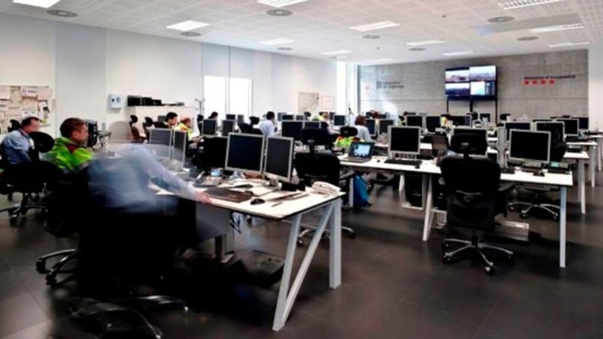 El Govern decreta unos servicios mínimos del 85% en la huelga indefinida del 112 en Cataluña El Govern decreta unos servicios mínimos del 85% en la huelga indefinida del 112 en Cataluña