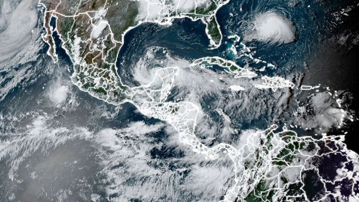 El huracán 'Grace' azota México: lluvias torrenciales, viento y marejada ciclónica amenazan el país