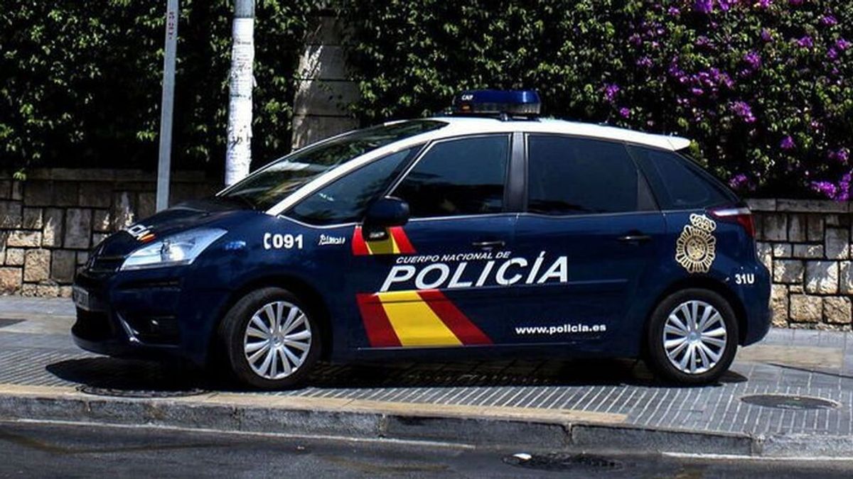 Vehículo de la Policía Nacional de Sevilla Vehículo de la Policía Nacional de Sevilla