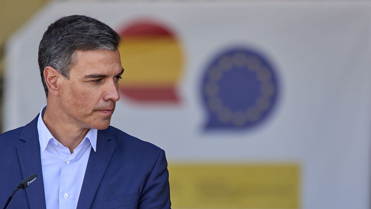 Pedro Sánchez visita este domingo la zona del incendio de Navalacruz en Ávila Pedro Sánchez visita este domingo la zona del incendio de Navalacruz en Ávila