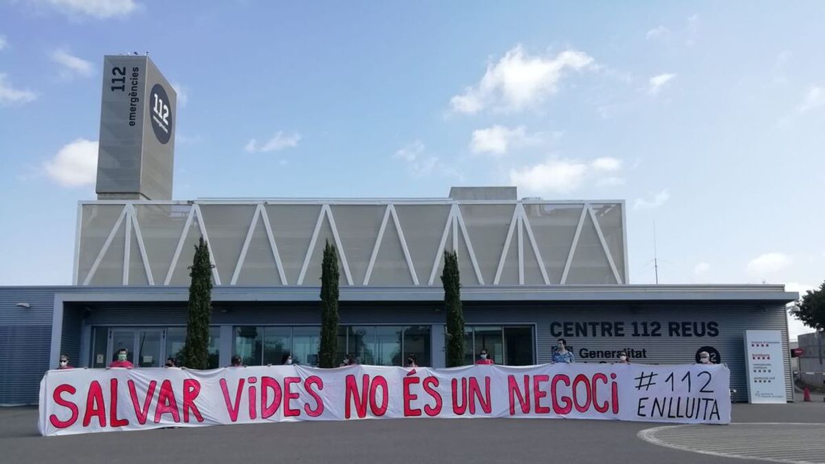 Huelga indefinida de los trabajadores del 112 en Cataluña: “Salvar vidas no es un negocio” Huelga indefinida de los trabajadores del 112 en Cataluña: “Salvar vidas no es un negocio”