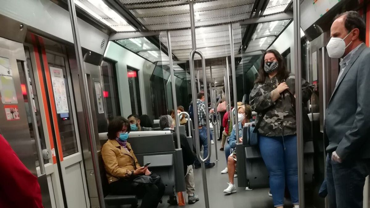Herido grave al ser agredido con una botella rota durante una pelea en un vagón del metro de Bilbao