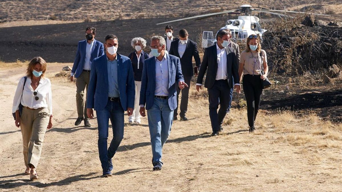 Pedro Sánchez visita el incendio de Ávila y anuncia la declaración de zonas catastróficas Pedro Sánchez visita el incendio de Ávila y anuncia la declaración de zonas catastróficas