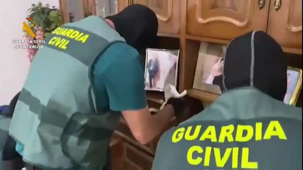 Incautadas cinco toneladas de hachís a una organización afincada en Almería y detenidas 8 personas