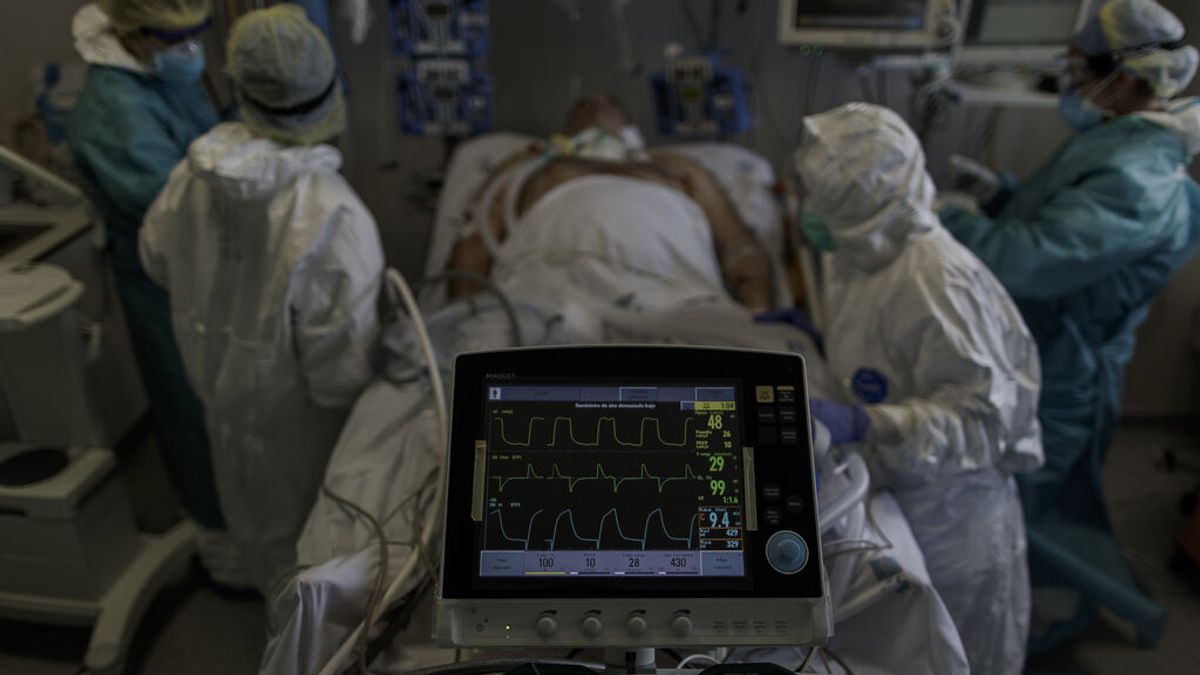 Colocar bocabajo a pacientes con covid grave mejora su pronóstico también en los no intubados Colocar bocabajo a pacientes con covid grave mejora su pronóstico también en los no intubados