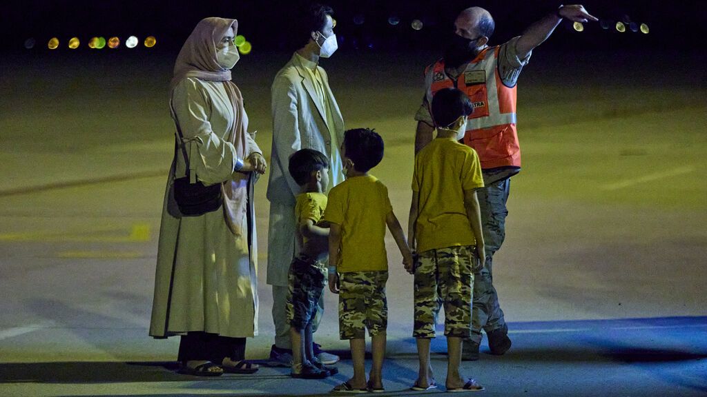 EEUU copia el modelo español para acogida refugiados Afganos en sus bases de Morón y Rota