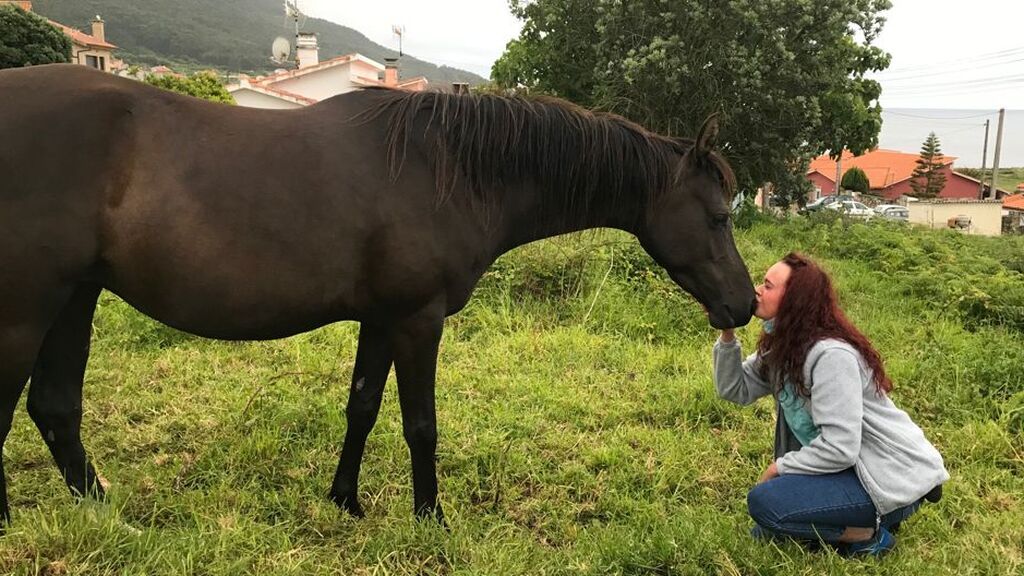 La pasión por los caballos llevó a Antía a formarse como veterinaria