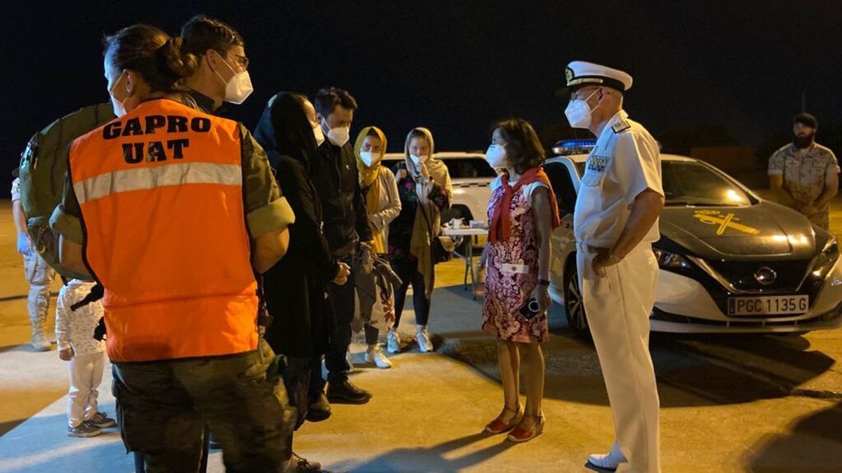 Aterriza en Torrejón el séptimo avión con refugiados de Afganistán: 110 colaboradores de España y 67 de EE.UU. Aterriza en Torrejón el séptimo avión con refugiados de Afganistán: 110 colaboradores de España y 67 de EE.UU.