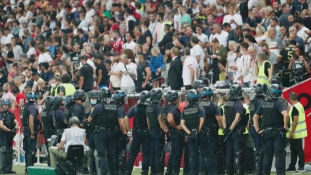 La policía francesa tuvo que intervenir por los altercados