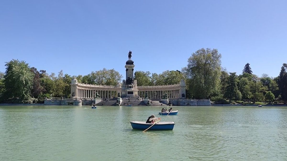 El Retiro y ocho grandes parques de Madrid cerrarán desde las 18.00 horas por alerta roja El Retiro y ocho grandes parques de Madrid cerrarán desde las 18.00 horas por alerta roja