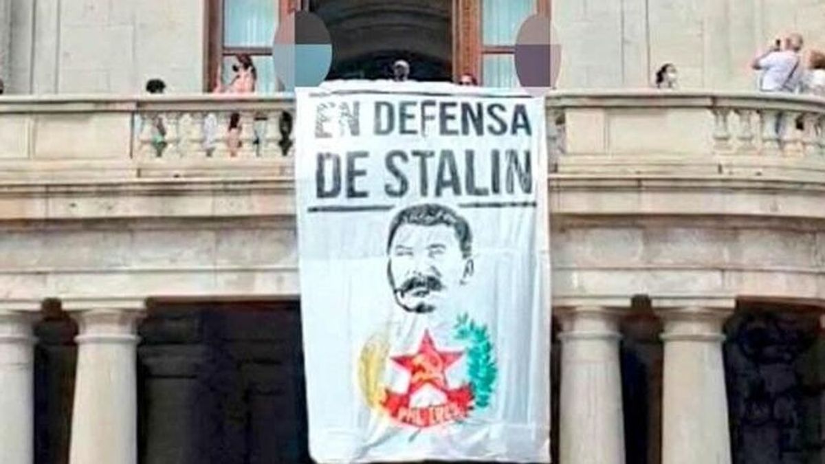 El PP pide investigar la pancarta de Stalin en el Ayuntamiento de Valencia El PP pide investigar la pancarta de Stalin en el Ayuntamiento de Valencia