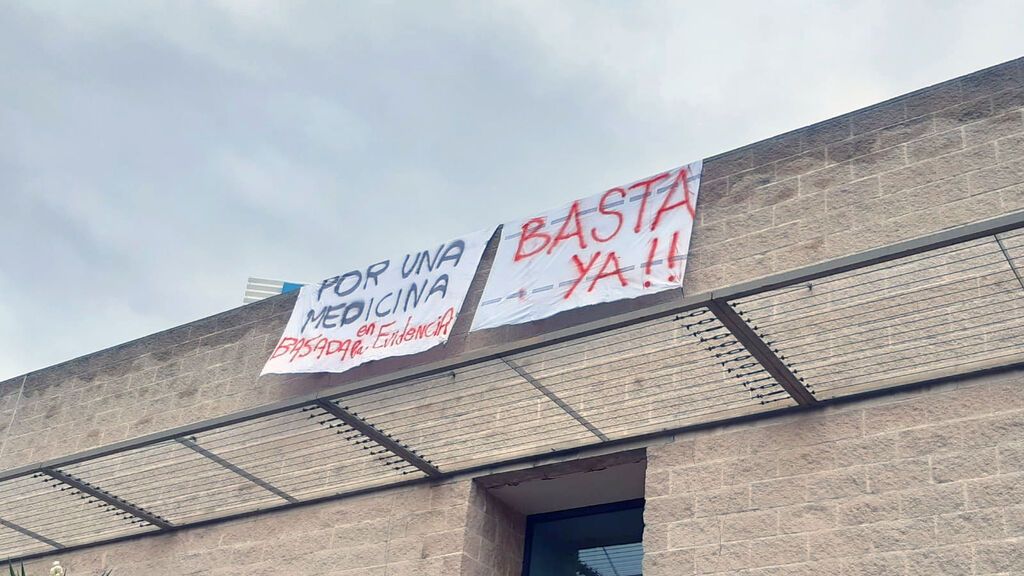 Pancarta "Por una medicina basada en la evidencia"