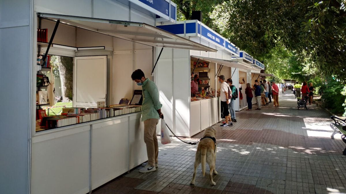 Cancelan la promoción de un libro antivacunas en Monforte tras la protesta de los colegios médicos Cancelan la promoción de un libro antivacunas en Monforte tras la protesta de los colegios médicos