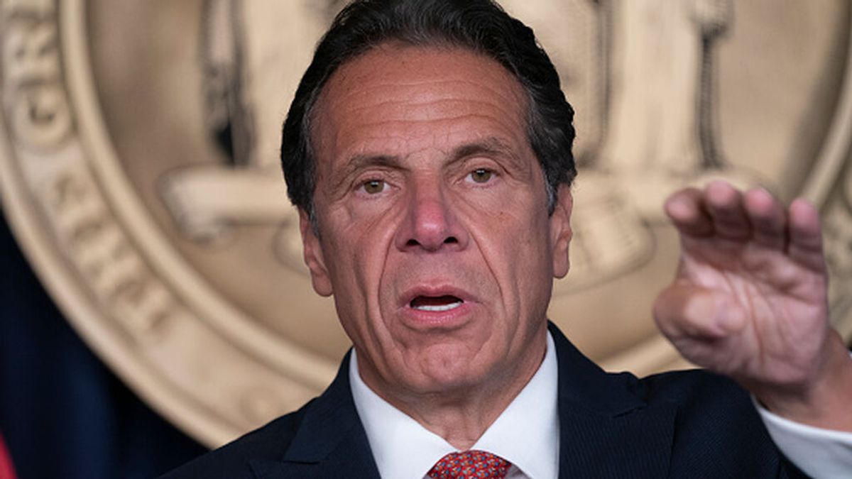 El demócrata Andrew Cuomo abandona el cargo de gobernador asediado por denuncias de acoso sexual El demócrata Andrew Cuomo abandona el cargo de gobernador asediado por denuncias de acoso sexual