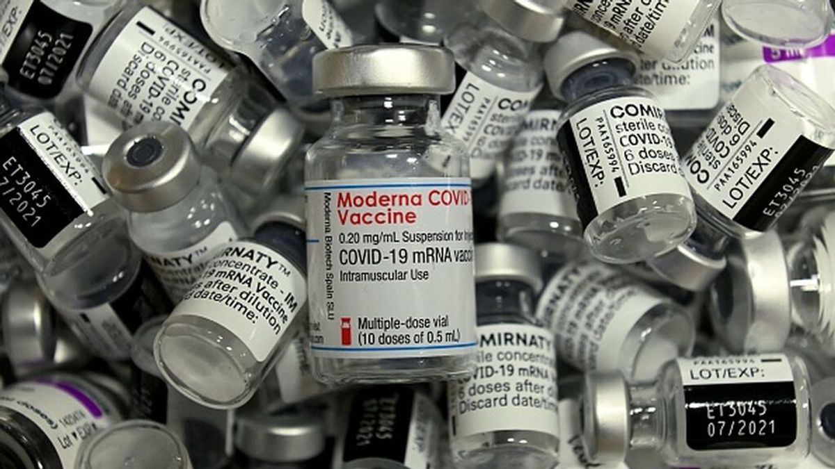 La EMA da luz verde a nuevos sitios de fabricación para aumentar el número de vacunas de Pfizer y Moderna en la UE La EMA da luz verde a nuevos sitios de fabricación para aumentar el número de vacunas de Pfizer y Moderna en la UE