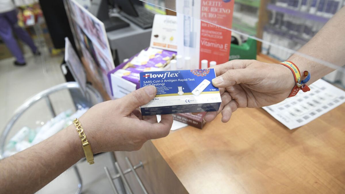 La venta de test de antígenos en farmacias sigue bajando, con 554.972 un mes tras su aprobación La venta de test de antígenos en farmacias sigue bajando, con 554.972 un mes tras su aprobación