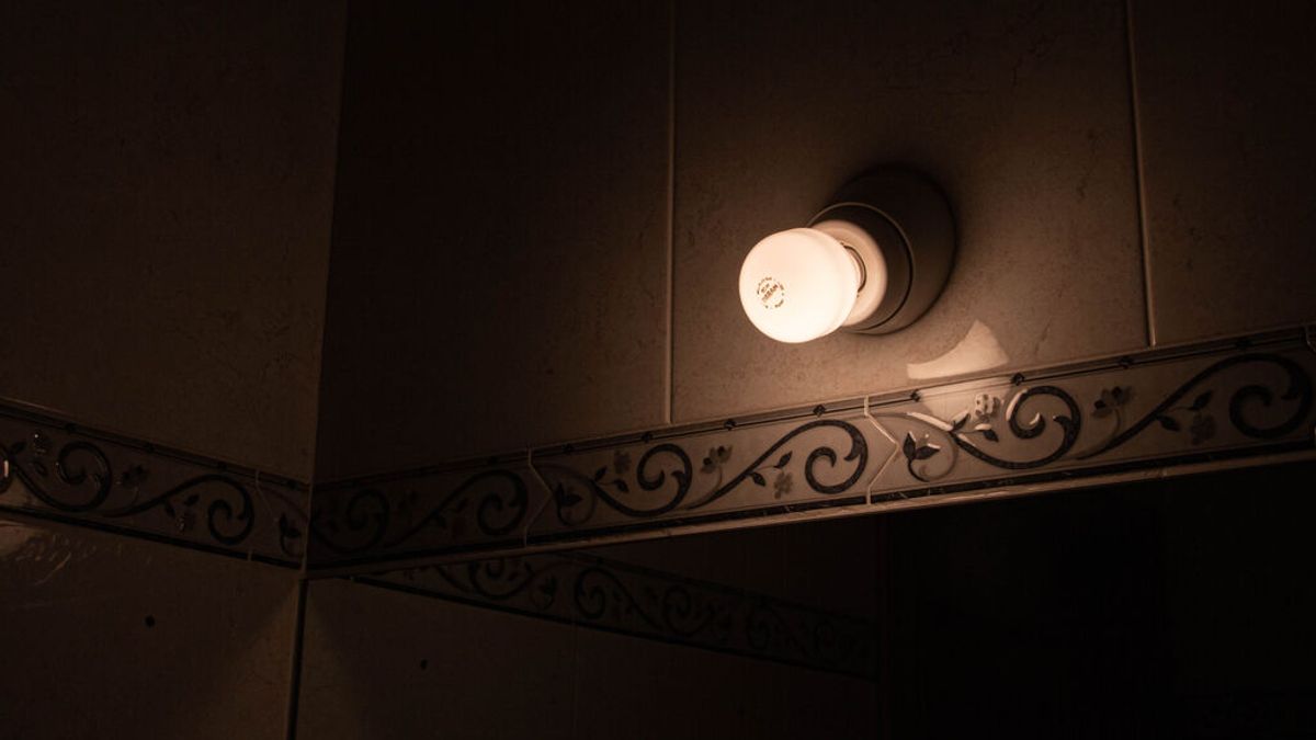 Economía.- La CNMC denuncia que algunas eléctricas han elevado hasta un 30% el término de energía con las nuevas tarifas Economía.- La CNMC denuncia que algunas eléctricas han elevado hasta un 30% el término de energía con las nuevas tarifas