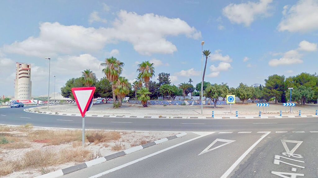 Rotonda del Parque de los Bomberos en la via A-77a en Alicante