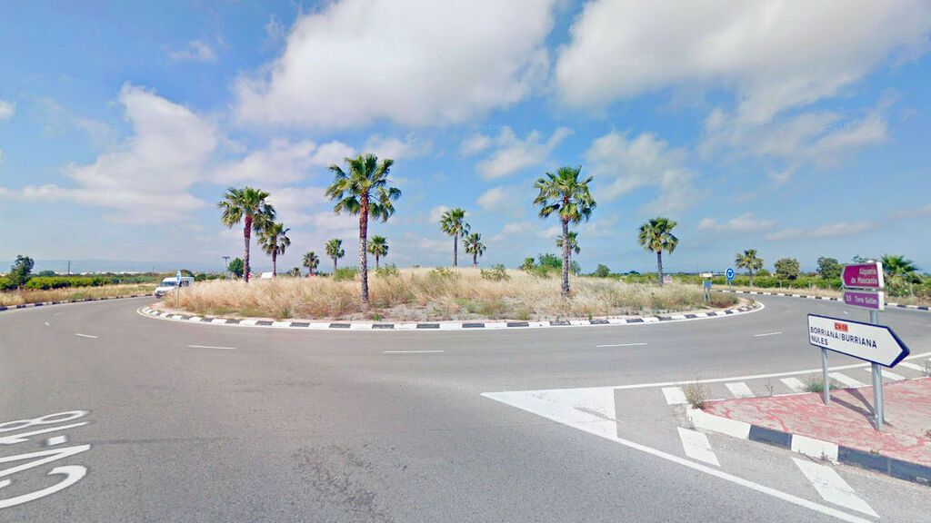 Rotonda en la vía CV-18 entre Almazora y Burriana, provincia de Castellón