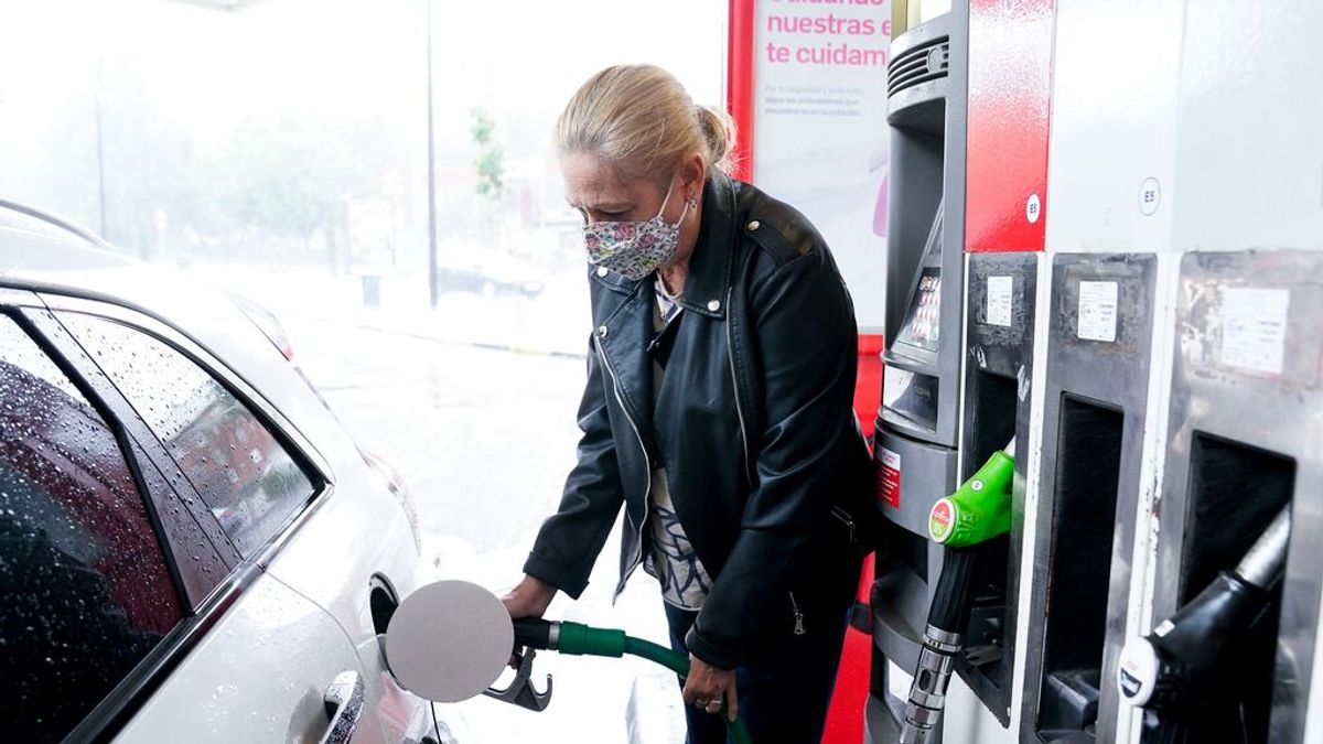 El precio de los carburantes cae por segunda semana, pero sigue siendo hasta un 21% más caro que en 2020
