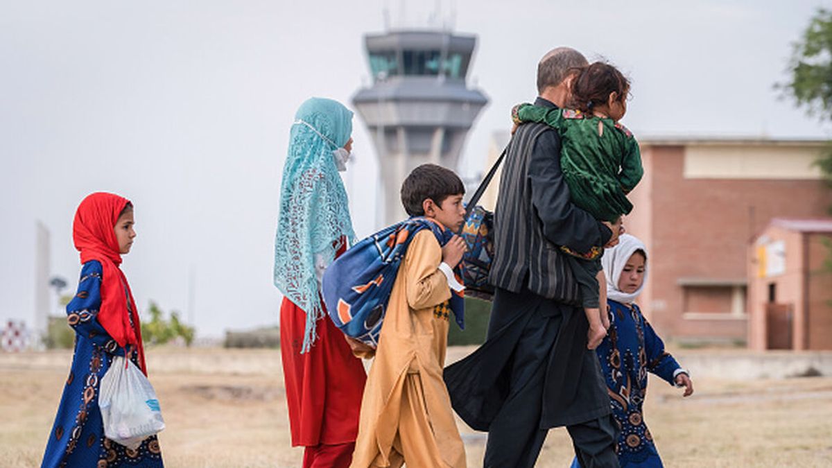 Aterriza en Rota el primer vuelo estadounidense con 400 afganos evacuados
