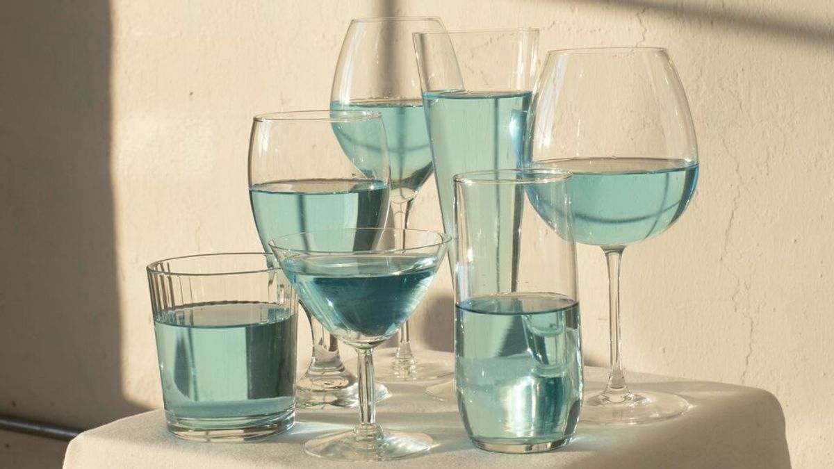 ¿Puede cambiar el sabor de las bebidas según el vaso de donde se beba?