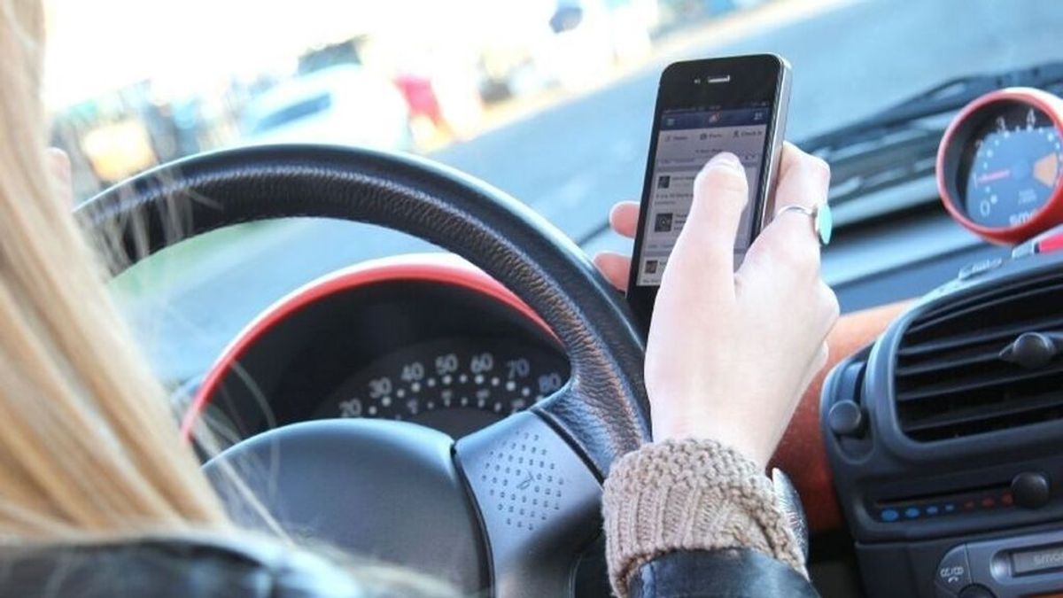 Tener el coche parado con el motor encendido, una de las multas que verá la luz a partir de septiembre Tener el coche parado con el motor encendido, una de las multas que verá la luz a partir de septiembre