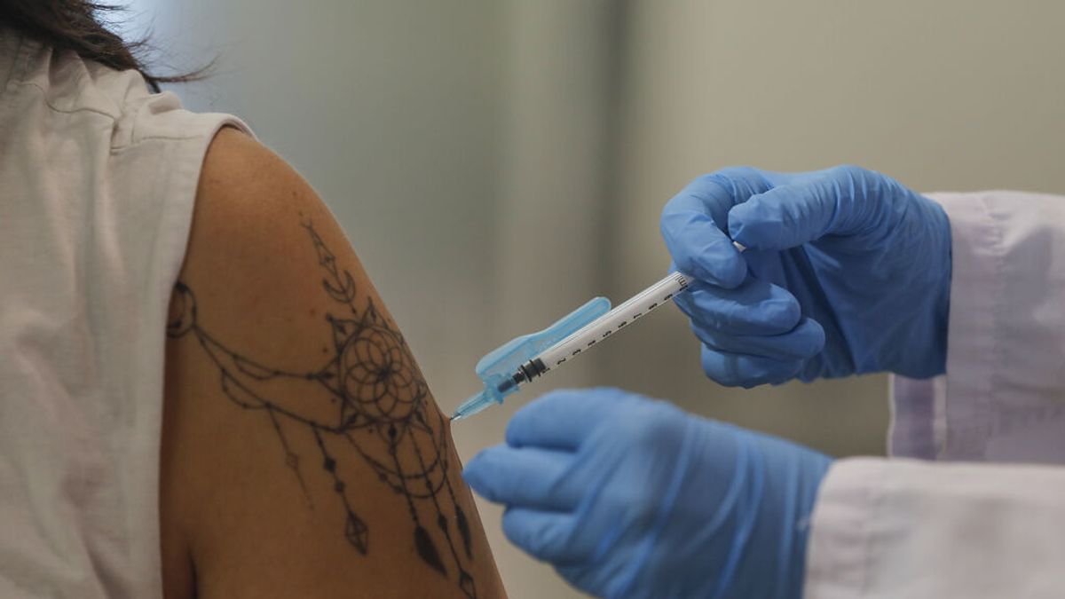 España está a menos de un millón de dosis del 70% de población vacunada España está a menos de un millón de dosis del 70% de población vacunada