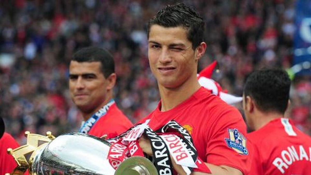 Cristiano Ronaldo vuelve a casa: ya es jugador del Manchester United Cristiano Ronaldo vuelve a casa: ya es jugador del Manchester United