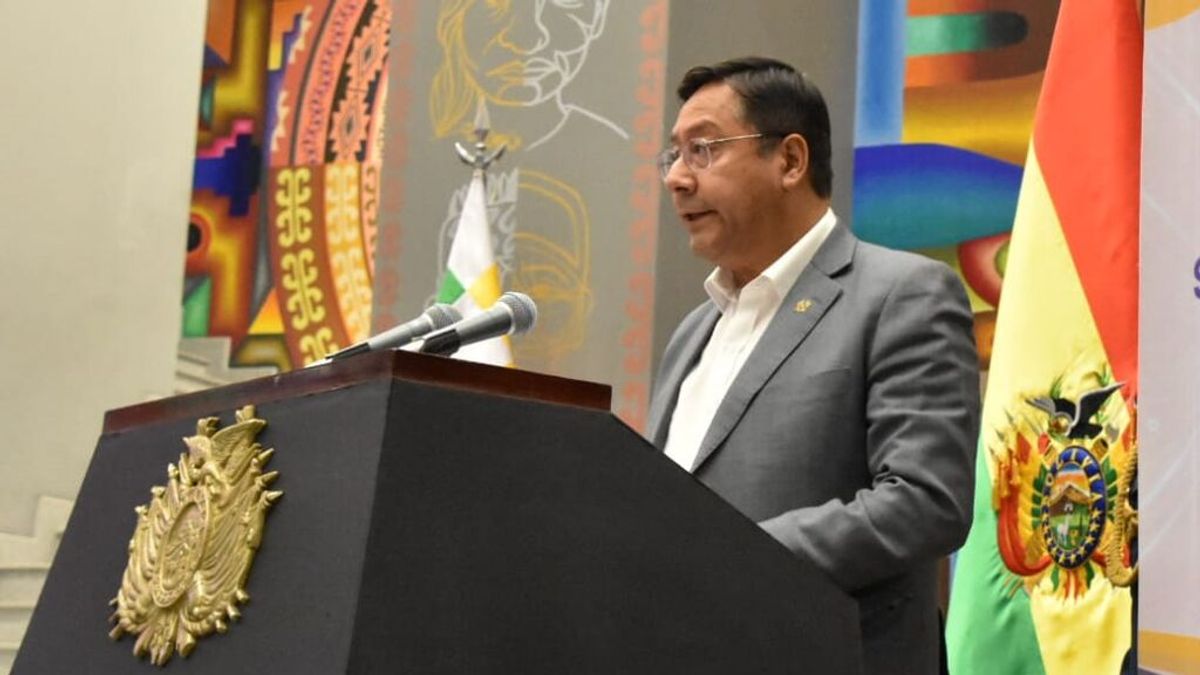 El presidente de Bolivia desmiente un bulo sobre la vacuna: "No te convierte en hombre lobo"