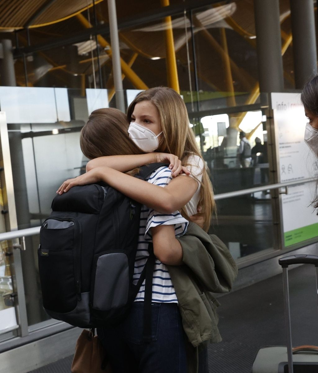 Las fotos de la despedida de la Infanta Leonor rumbo a Gales