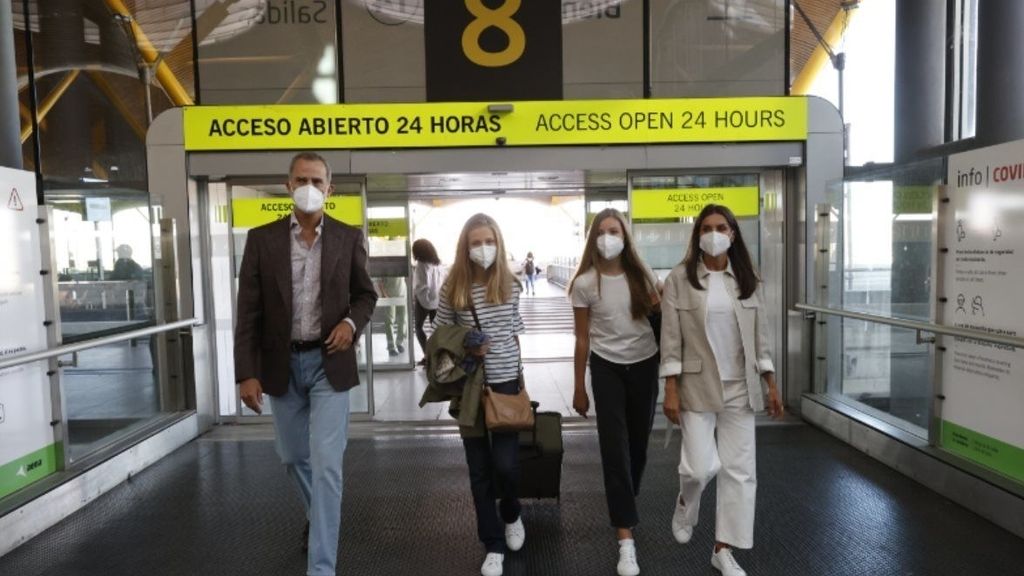 Las fotos de la despedida de la Infanta Leonor rumbo a Gales