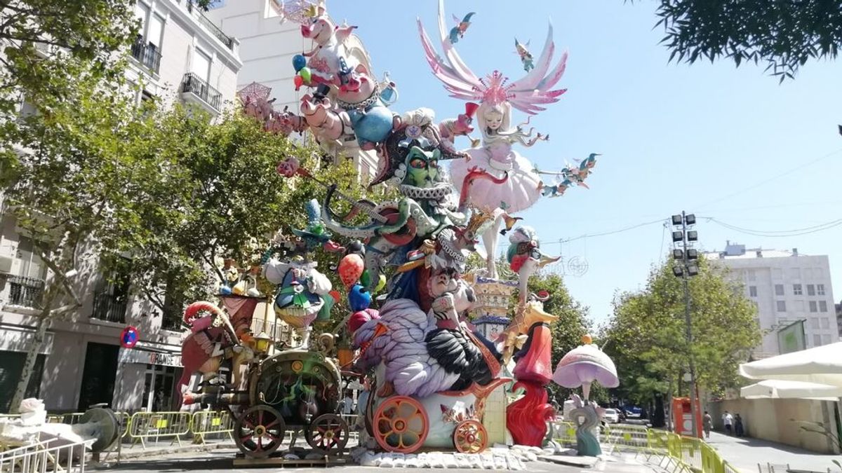 Sin ambiente y marcadas por las restricciones sanitarias llegan unas Fallas tan atípicas como descafeinadas Sin ambiente y marcadas por las restricciones sanitarias llegan unas Fallas tan atípicas como descafeinadas