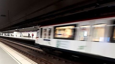 Un incendio en el metro de Barcelona deja sin servicio a parte de la línea 3 - NIUS Un incendio en el metro de Barcelona deja sin servicio a parte de la línea 3 - NIUS