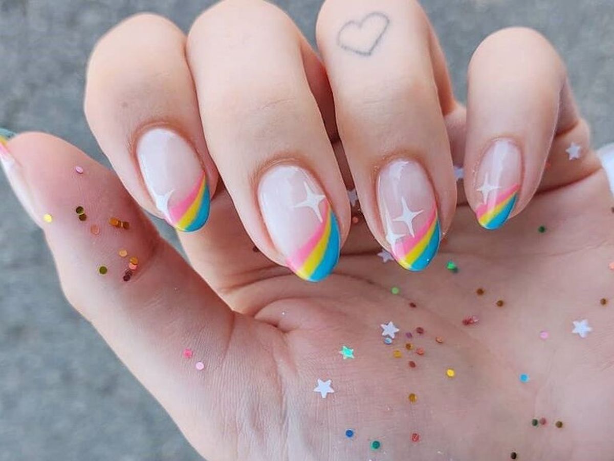 Manicura francesa de arcoíris: la tendencia de uñas más original - Divinity