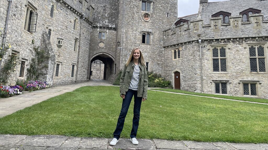 Leonor, frente al castillo galés de St. Donant