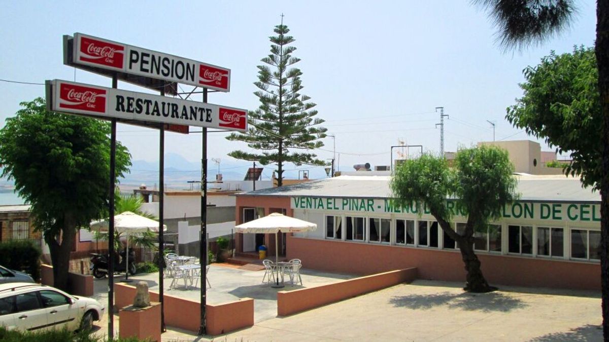 Los vecinos de la Avenida del Pinar viven en Bornos pero pagan el IBI en Arcos de la Frontera Los vecinos de la Avenida del Pinar viven en Bornos pero pagan el IBI en Arcos de la Frontera