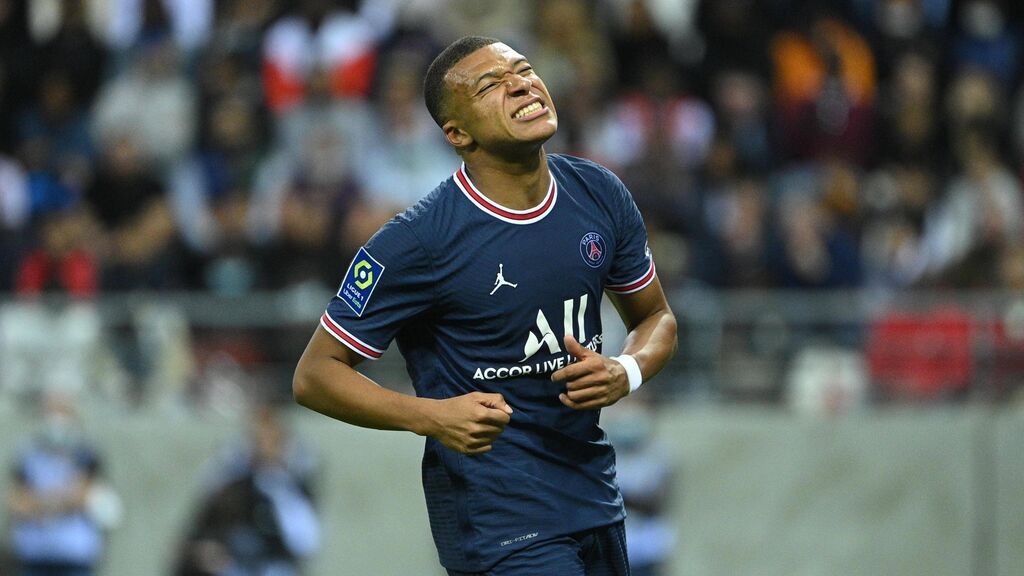 Mbappé seguirá en el PSG esta temporada salvo giro de última hora