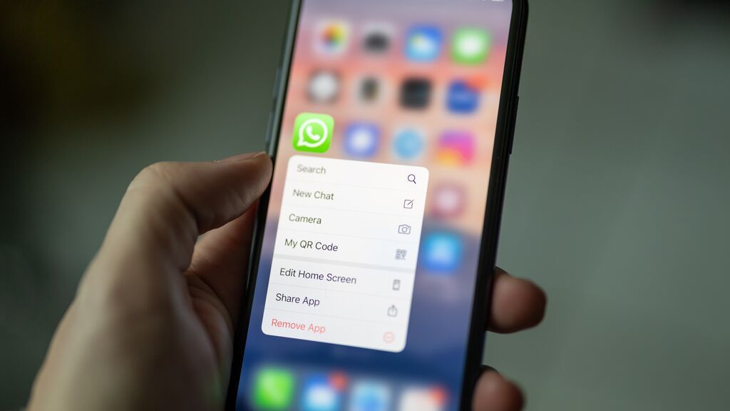 WhatsApp se prepara para el futuro y ya prueba la opción de enviar pagos a través de la aplicación